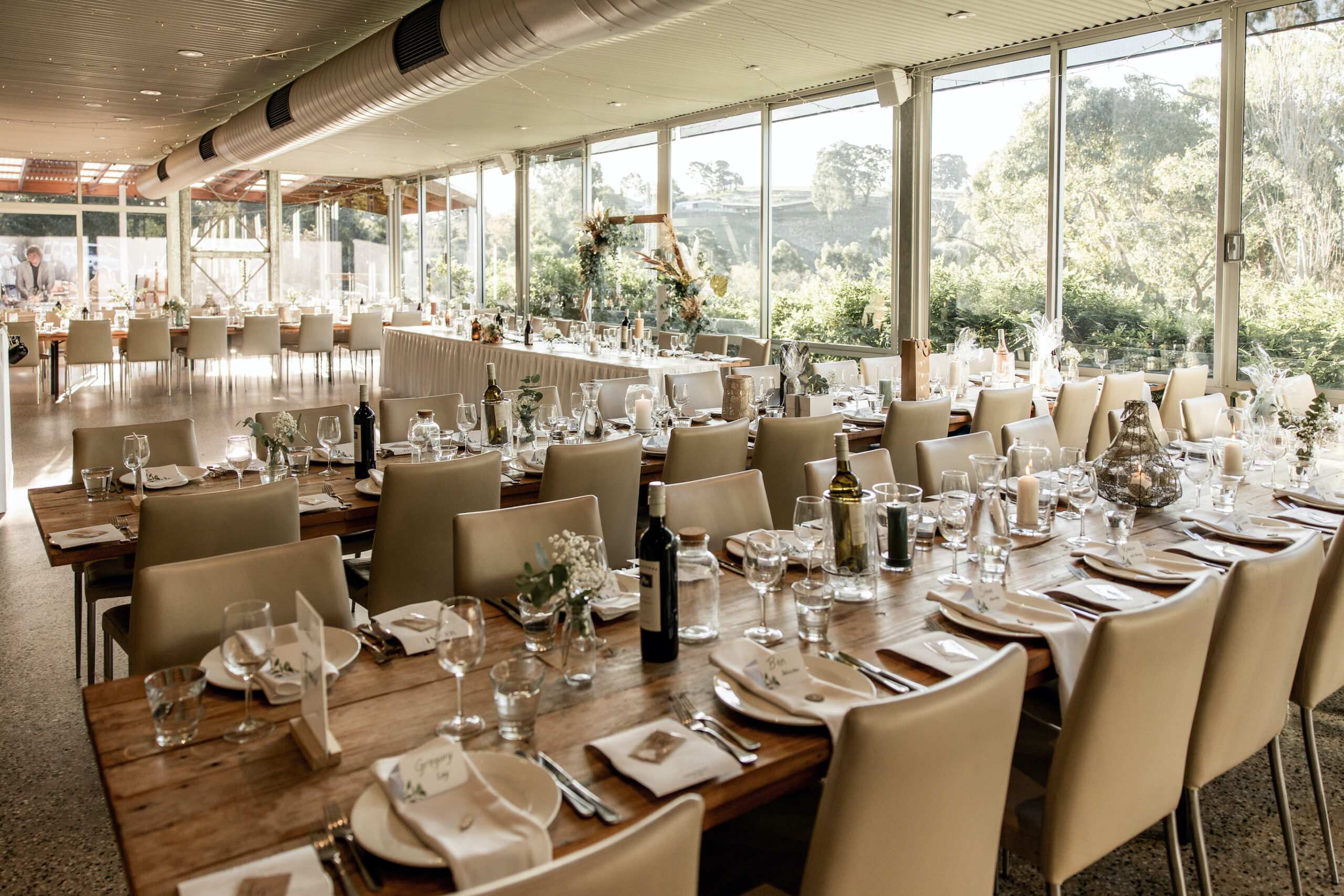 Inglewood Inn, Adelaide Hills Wedding Venue, modern space with rustic aspects but an elegant feel only a short drive from the Adelaide City.