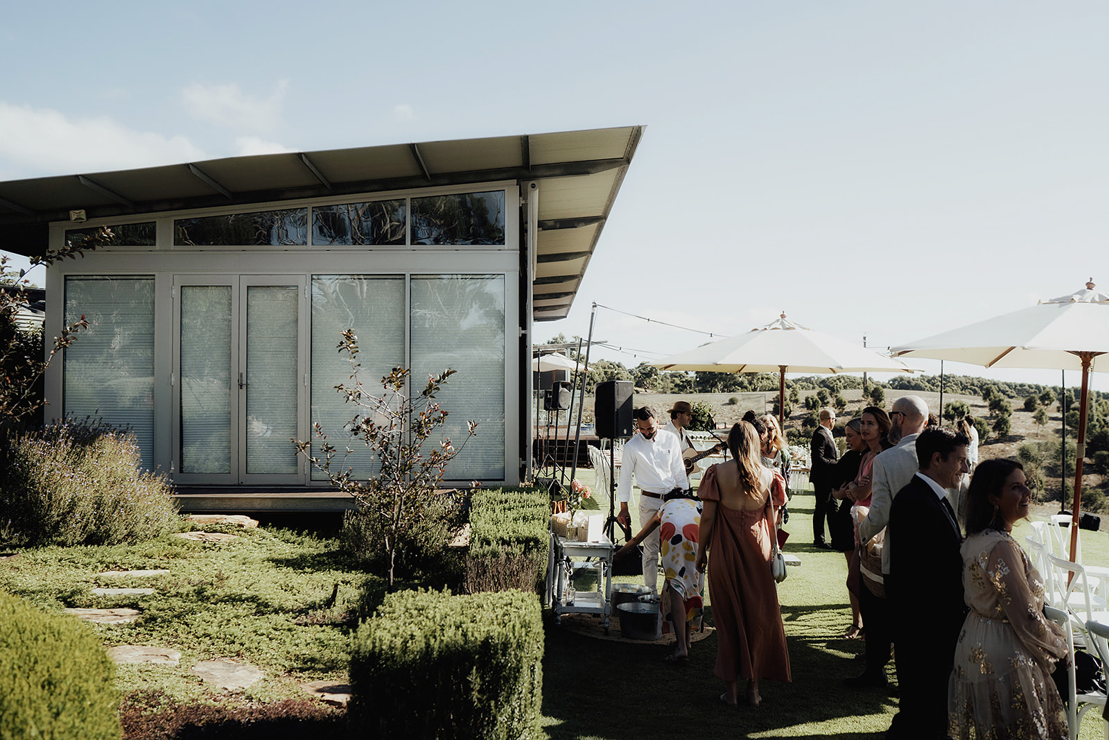 Perched on top of Willunga Hill, Mullawirra is a country dry-hire venue in the Fleurieu Peninsula with stunning 180-degree views, and only 5 minutes to McLaren Vale.