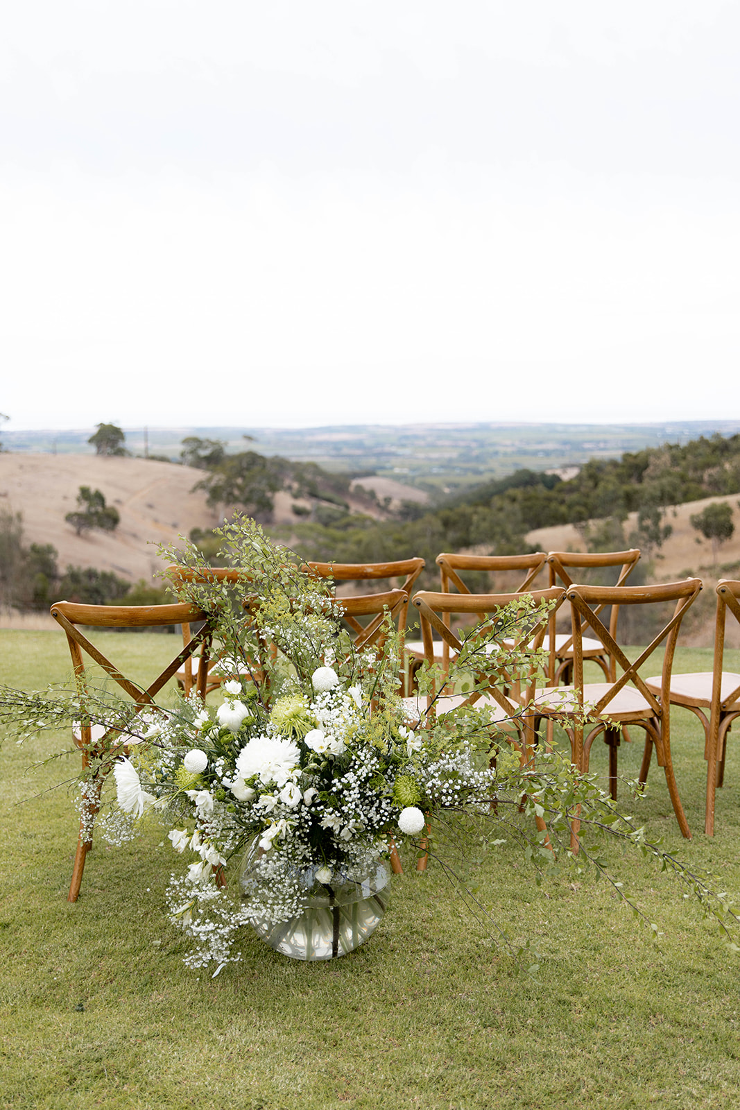 Perched on top of Willunga Hill, Mullawirra is a country dry-hire venue in the Fleurieu Peninsula with stunning 180-degree views, and only 5 minutes to McLaren Vale.