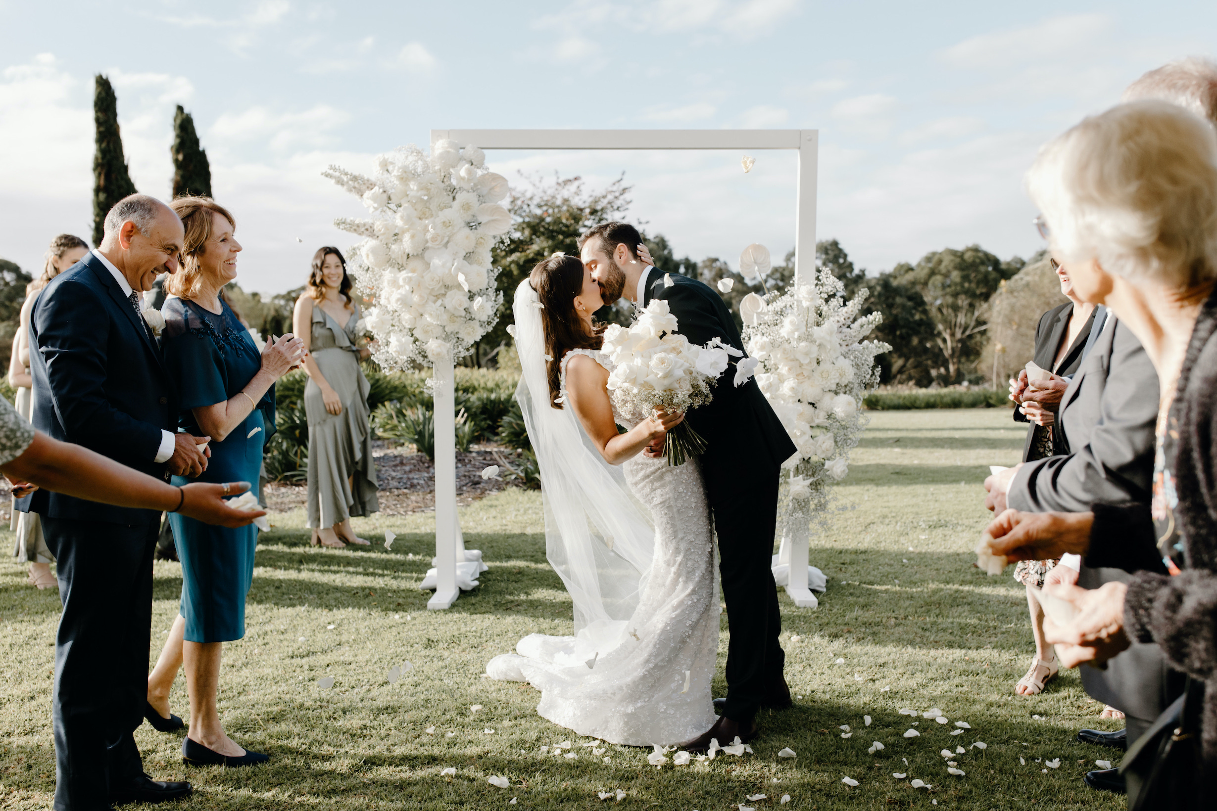 A spacious and charming Adelaide Hills wedding venue, Littlewood Farm is a 20-hectare working flower farm on the outskirts of Littlehampton, offering fully inclusive beverage packages, flexible catering and onsite accommodation.