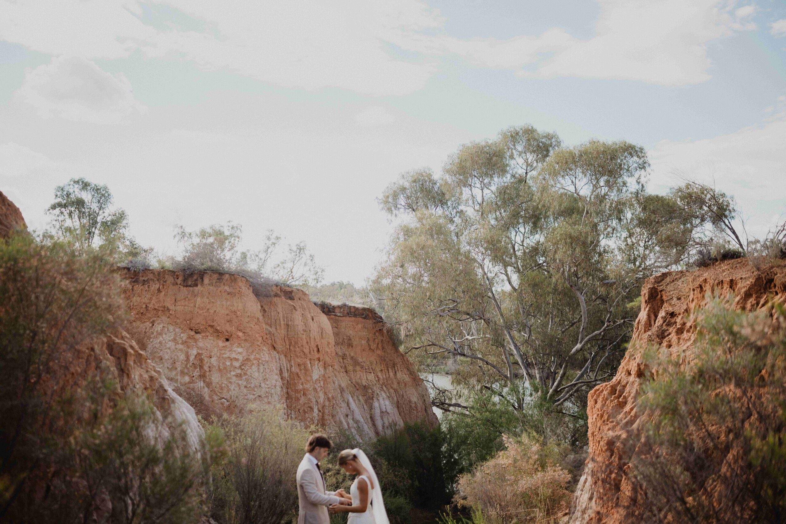 Templeton on Murray is a private clifftop wedding venue in SA’s Riverland with lush gardens, flexible spaces and onsite accommodation for up to 16 guests.