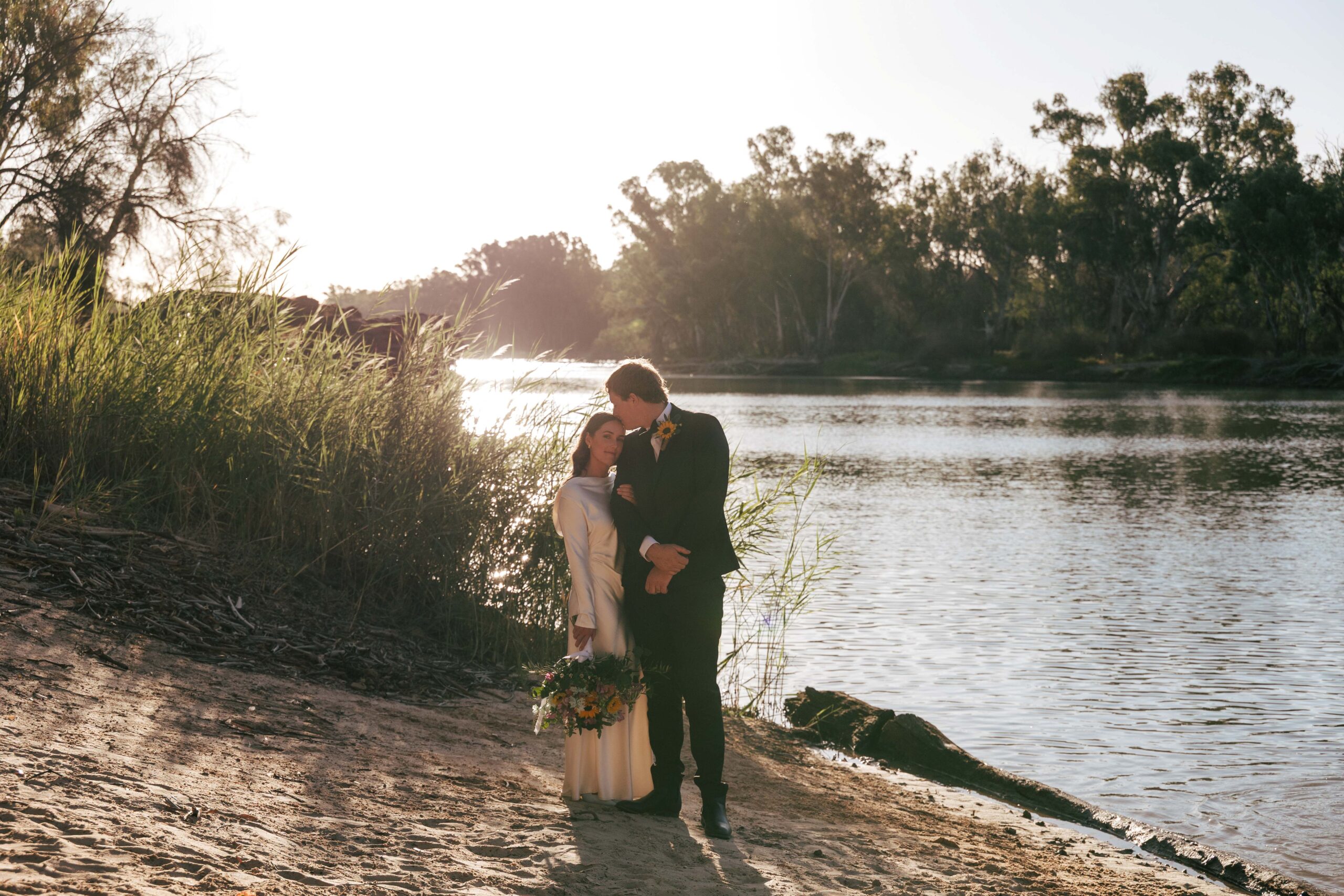 Templeton on Murray is a private clifftop wedding venue in SA’s Riverland with lush gardens, flexible spaces and onsite accommodation for up to 16 guests.